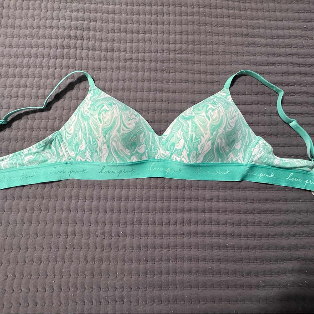PINK Victoria's Secret Mint Green Bra